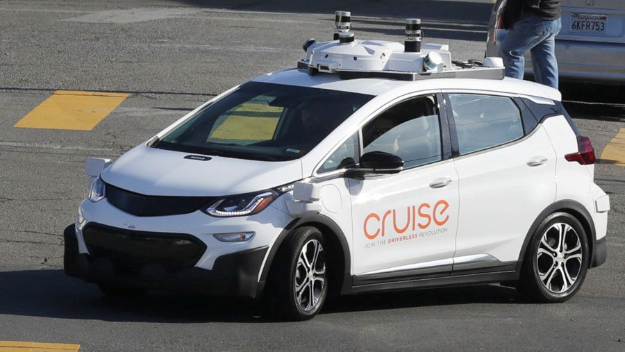 GM plans large-scale launch of self-driving cars