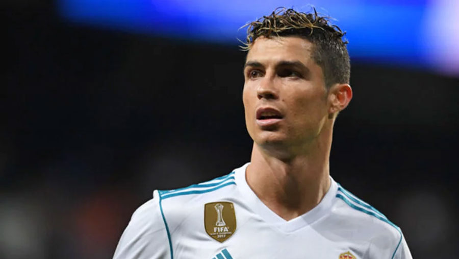 Ronaldo completes Juventus move