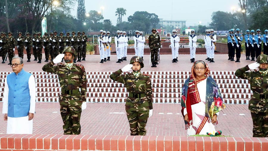 President, PM pays tributes to martyrs on Victory Day