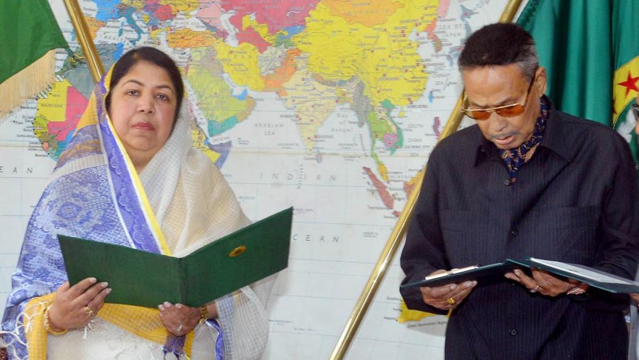 Ershad takes oath as opposition leader