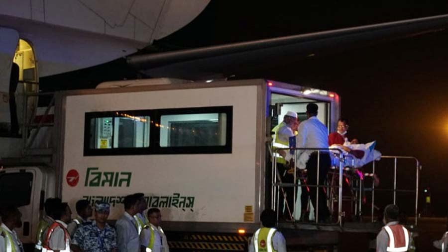 Biman’s injured passengers, crews arrive