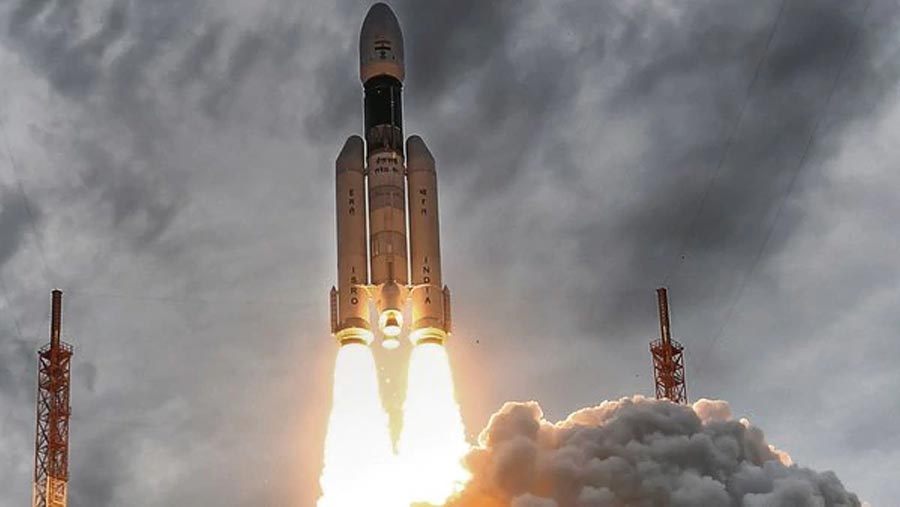 Chandrayaan-2 begins orbiting Moon