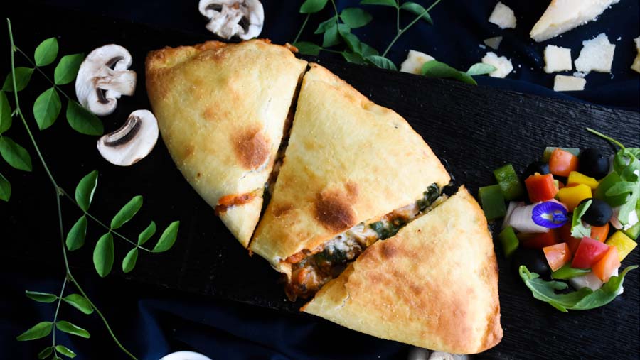 Deck 41, Amari Dhaka launches Calzone Pizza