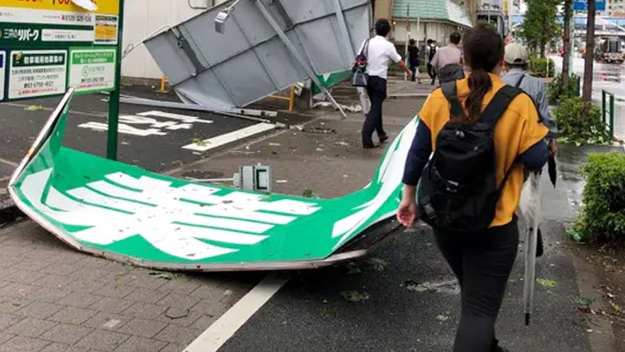 Typhoon Faxai cuts power to 900,000 homes