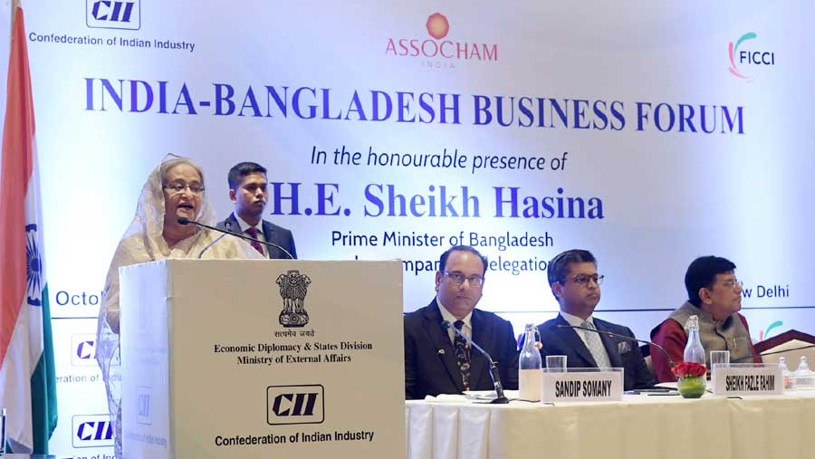 PM urges India-Bangladesh businessmen to work for mutual benefits