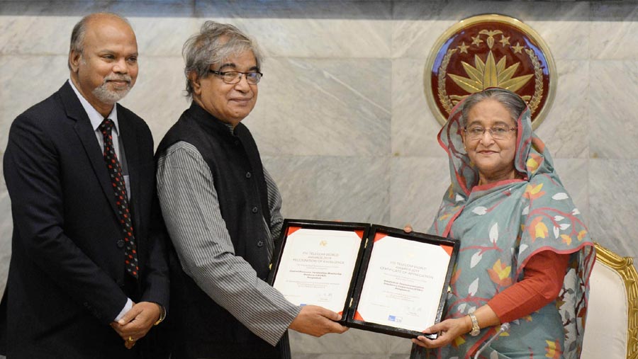 PM receives two ITU Telecom World awards