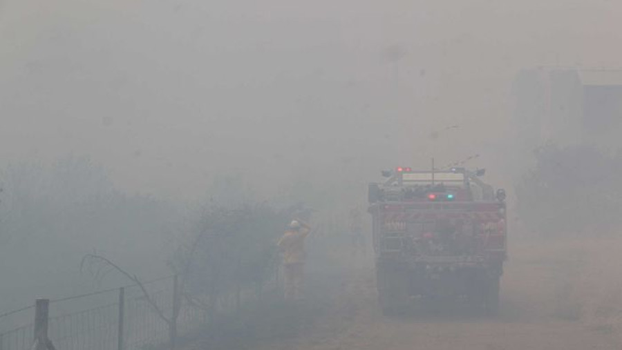 Canberra airport closed as bushfires flare anew