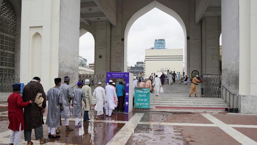 Govt calls to offer Eid prayers at nearby mosques