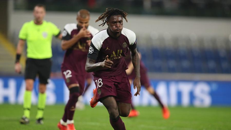 Kean scores two as PSG wins 2-0 at Basaksehir