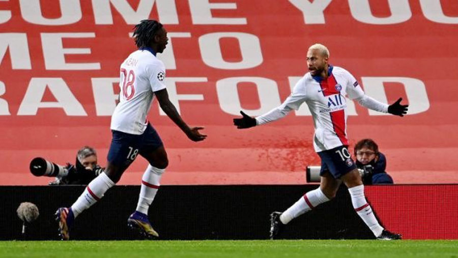 Man United beaten at home by PSG