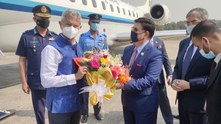 Indian External Affairs Minister arrives in Dhaka