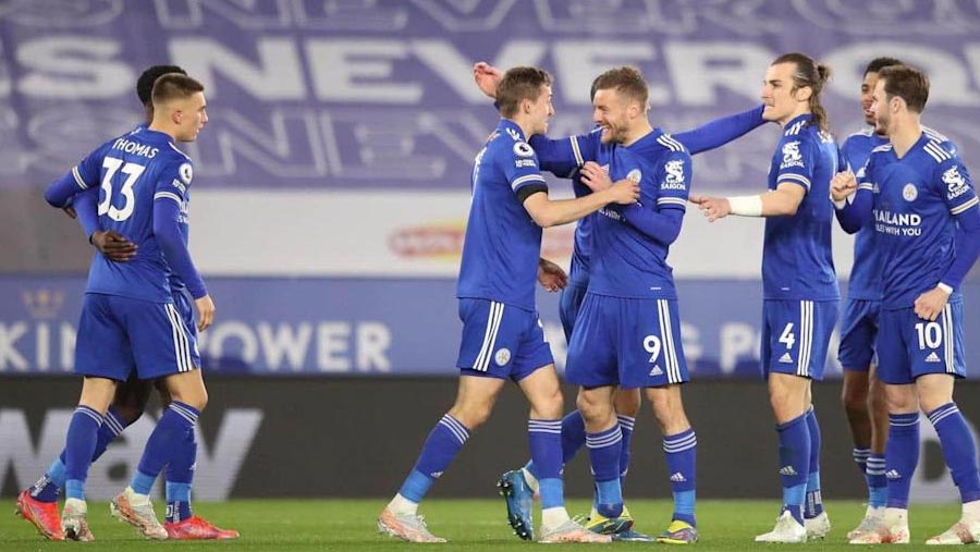 Leicester win to move closer to UCL