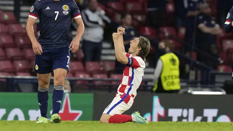 Scotland's Euro hopes ended by Croatia