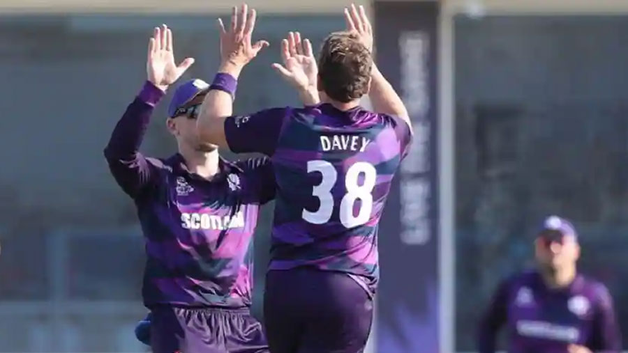 Scotland beat PNG to close in on T20 WC qualification
