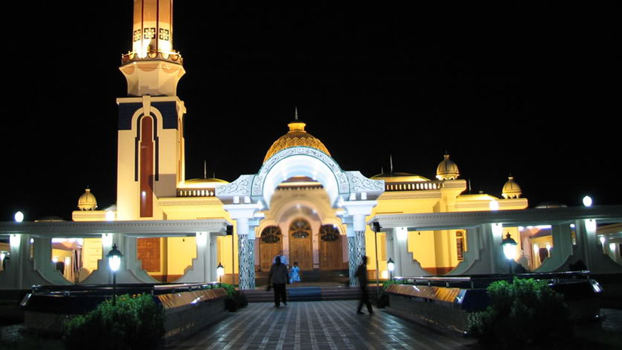 Holy Eid-e-Miladunnabi observed amid religious fervor