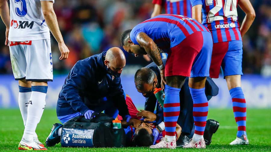 Aguero taken to hospital with chest pains after LaLiga match