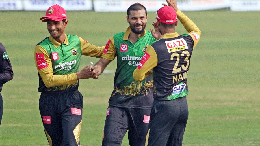 Mash shines amid Dhaka’s third defeat in BPL