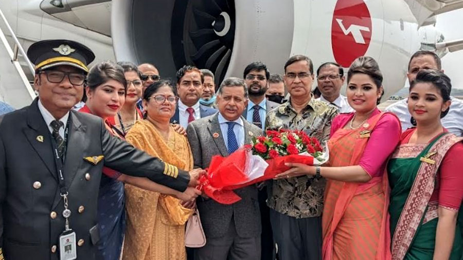 Biman's maiden Toronto flight returns Dhaka