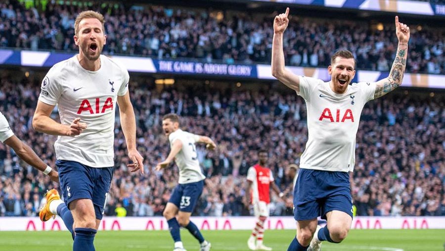 Kane double boost Spurs’ top-four chances