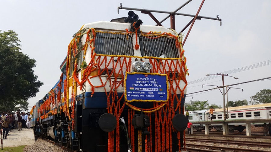 Dhaka-Jalpaiguri Mitali Express train starts operation