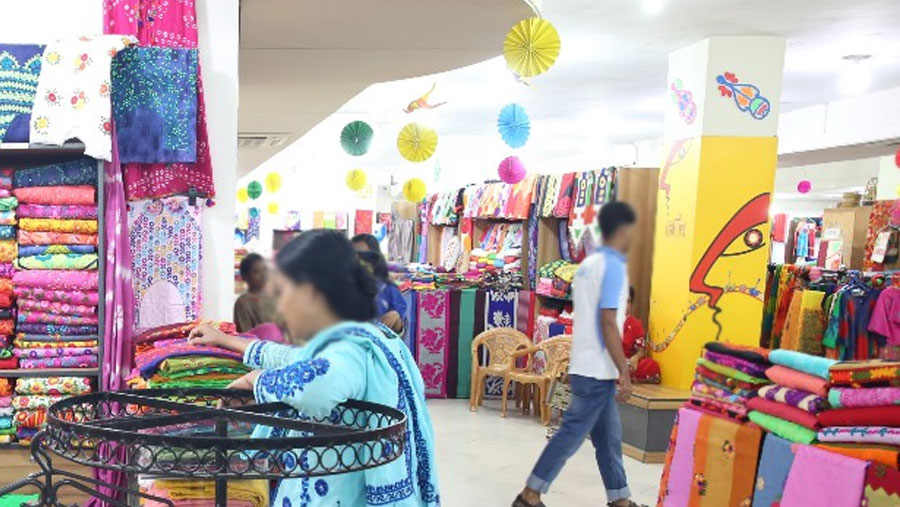 Shops, shopping malls to be closed after 8 p.m.