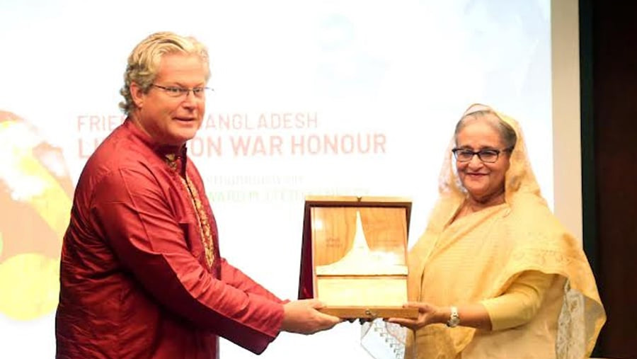 PM confers Friends of Liberation War Honour on Edward M Kennedy Sr