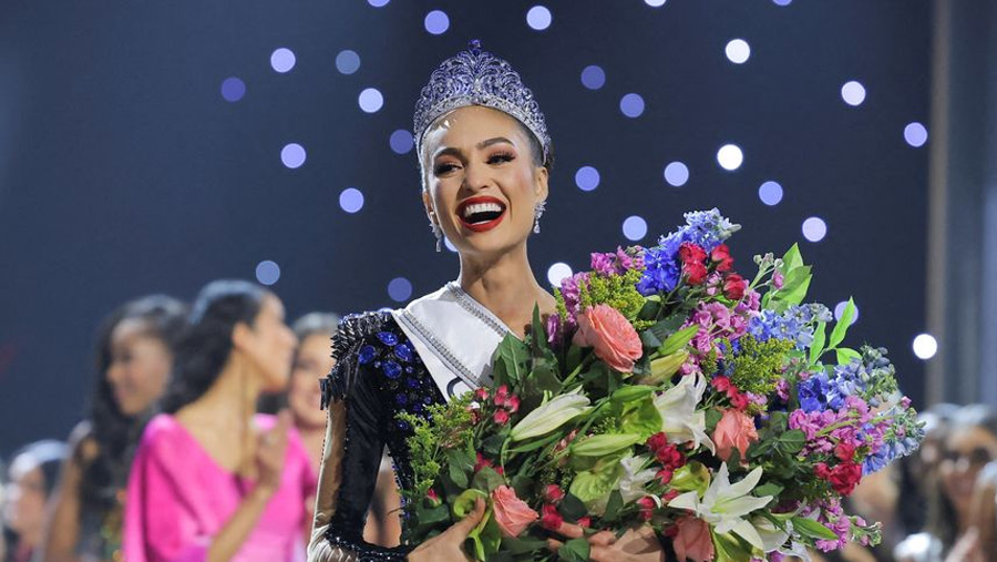 Miss USA R'Bonney Gabriel crowned Miss Universe