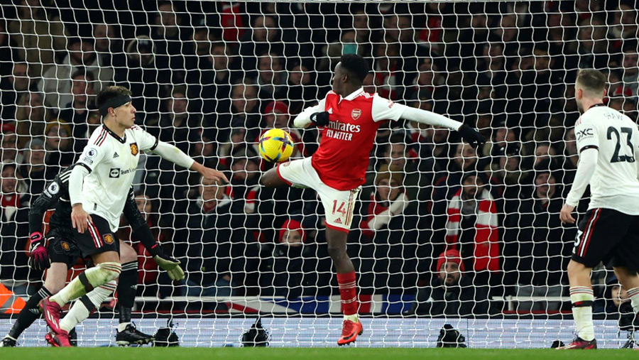 Late Nketiah goal hands Arsenal win over Man Utd