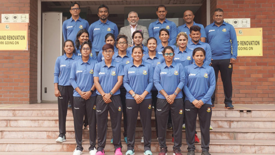 Tigresses fly to South Africa to play T20 WC