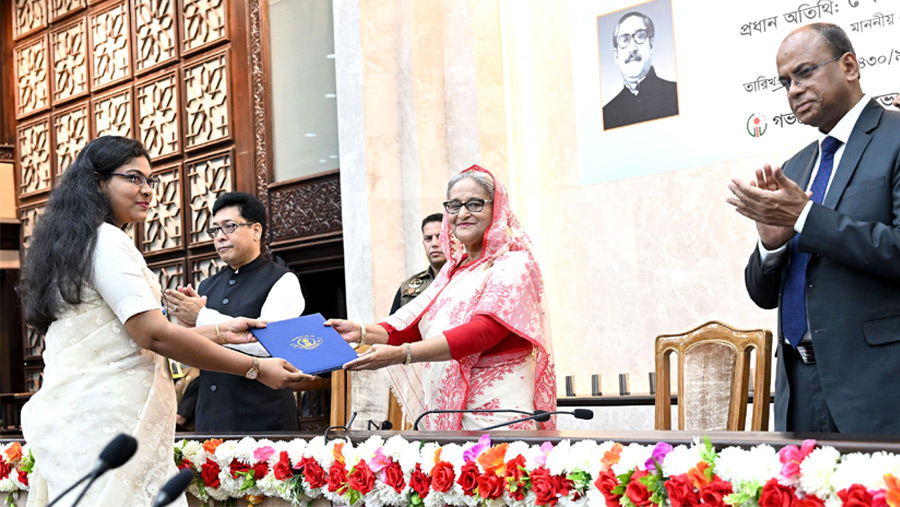 PM confers 38 Master’s, 10 PhD PMF on scholars