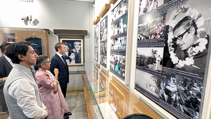 Macron visits Bangabandhu Museum