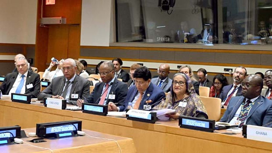 PM for reorganising financial system to overcome economic crisis