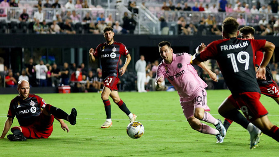 Miami put four past Toronto