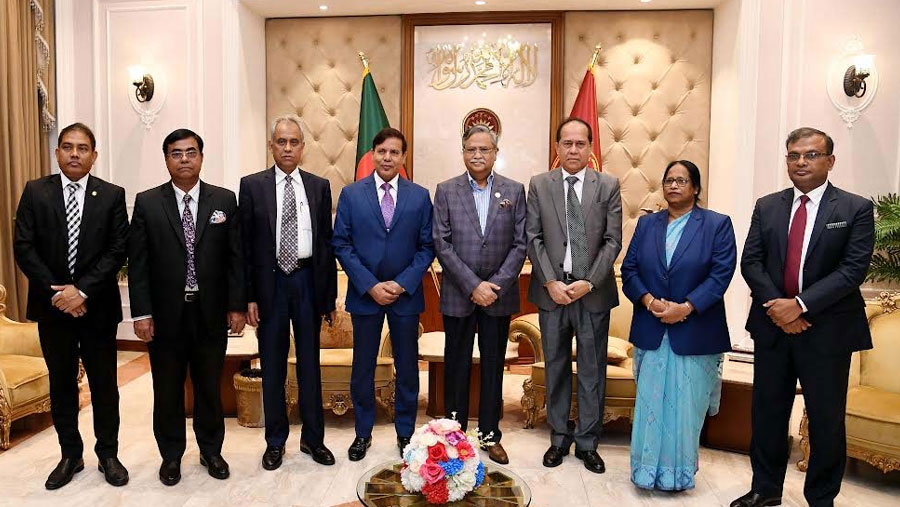 President seeks EC's responsible role for free, fair polls