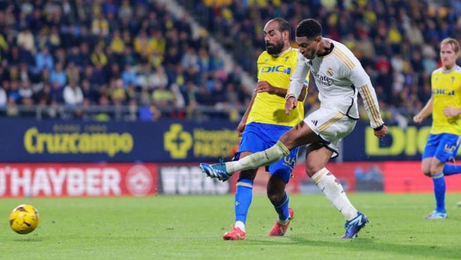 Madrid return to top of LaLiga
