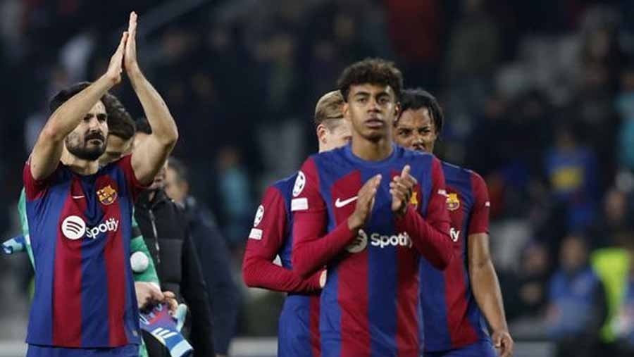 Barca come from behind to reach last 16