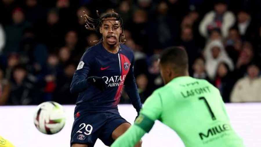PSG beat Nantes 2-1 to stretch lead at top