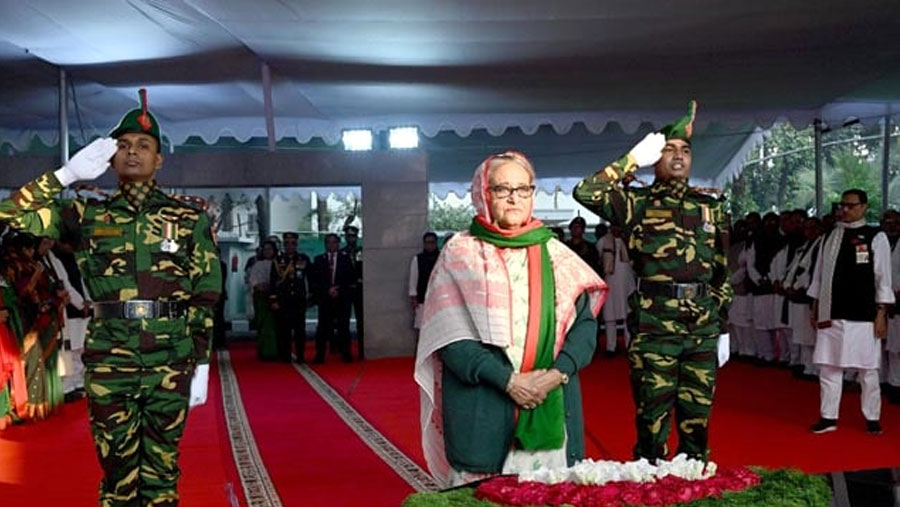 PM pays homage to Bangabandhu