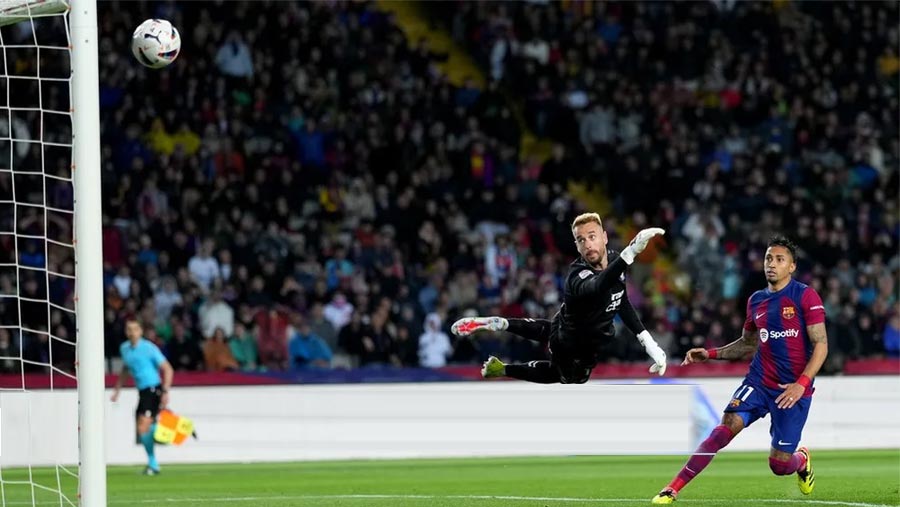 Raphinha earns Barca win over Las Palmas