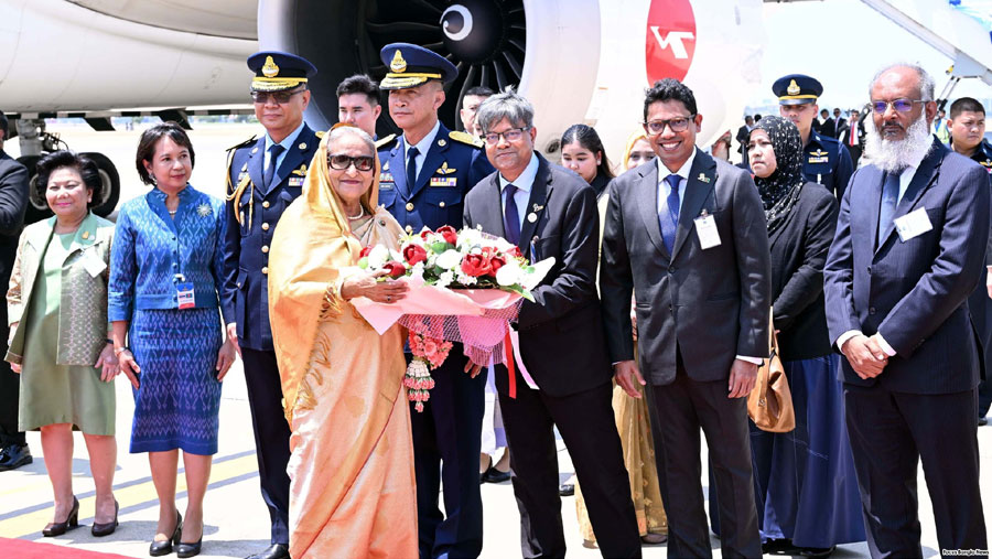 Thailand rolls out red carpet as Bangladesh PM arrives