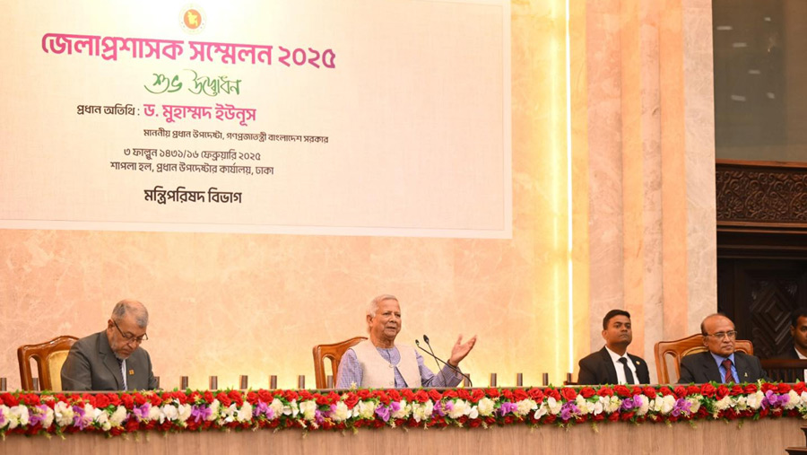 Strictly maintain law and order, Yunus asks DCs