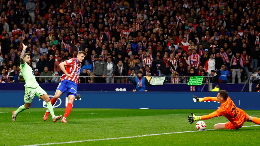 Barca beat Atletico to set up cup final against Real